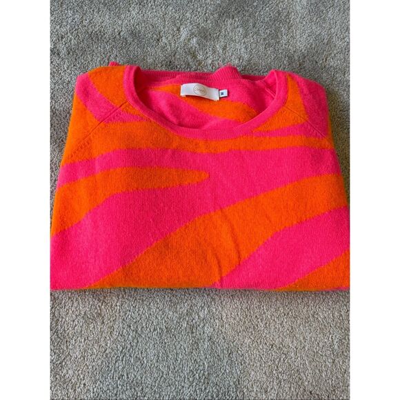 Nearly NEW 100% Cashmere magenta leopard sweater, Med $250 C38 - Picture 5 of 7